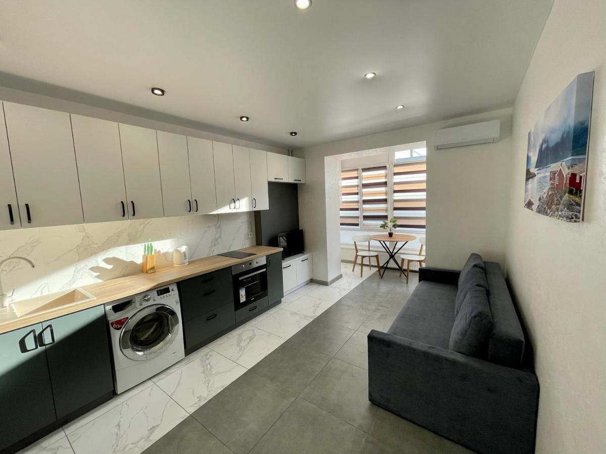 Apartment Premium In Center Ивано-Франкивск Екстериор снимка