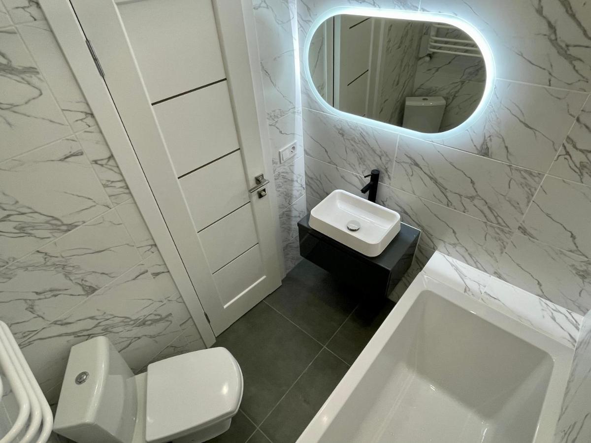 Apartment Premium In Center Ивано-Франкивск Екстериор снимка
